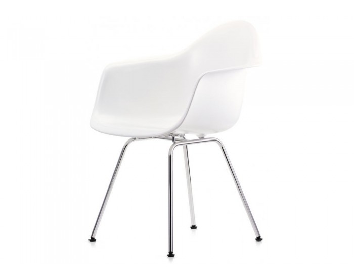 Eames plastic armchair DAX