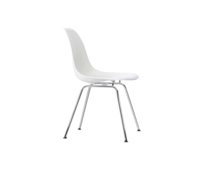 Eames plastic side chair DSX