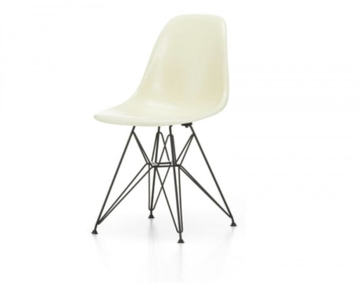 Eames fiberglass side chair DSR