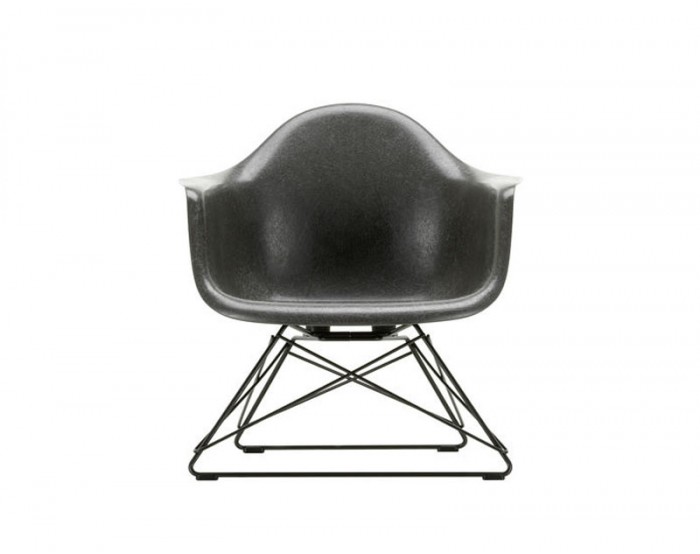 Eames fiberglass armchair LAR