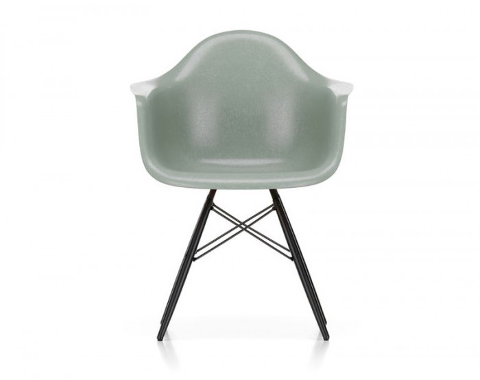 Eames fiberglass armchair DAW