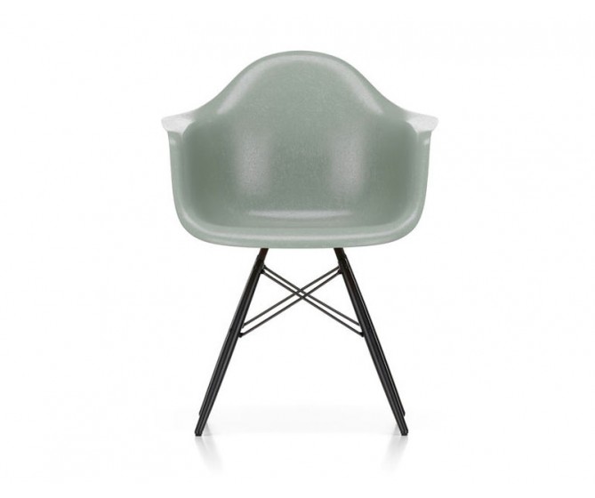 Eames fiberglass armchair DAW